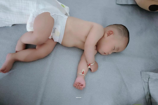 神农架孕妇肚子一跳一跳